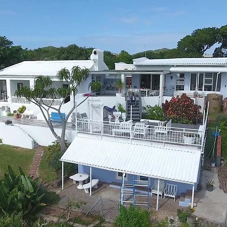 Blue'S Guest House - East London Bonza Bay ภายนอก รูปภาพ