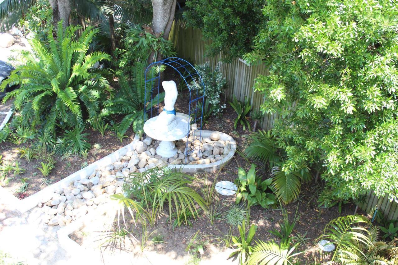 Blue'S Guest House - East London Bonza Bay ภายนอก รูปภาพ