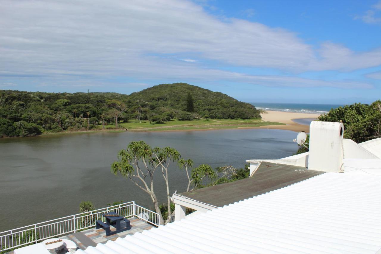 Blue'S Guest House - East London Bonza Bay ภายนอก รูปภาพ