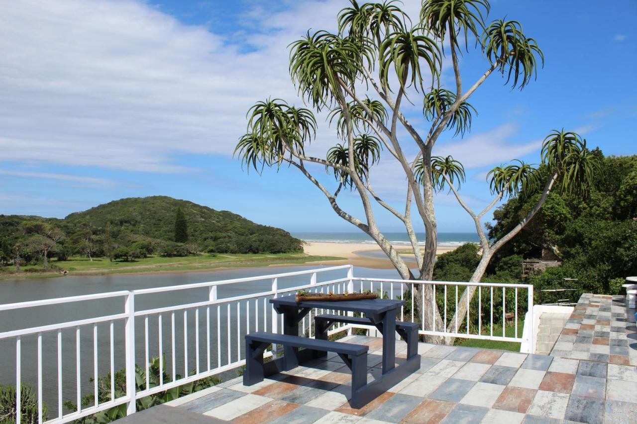 Blue'S Guest House - East London Bonza Bay ภายนอก รูปภาพ