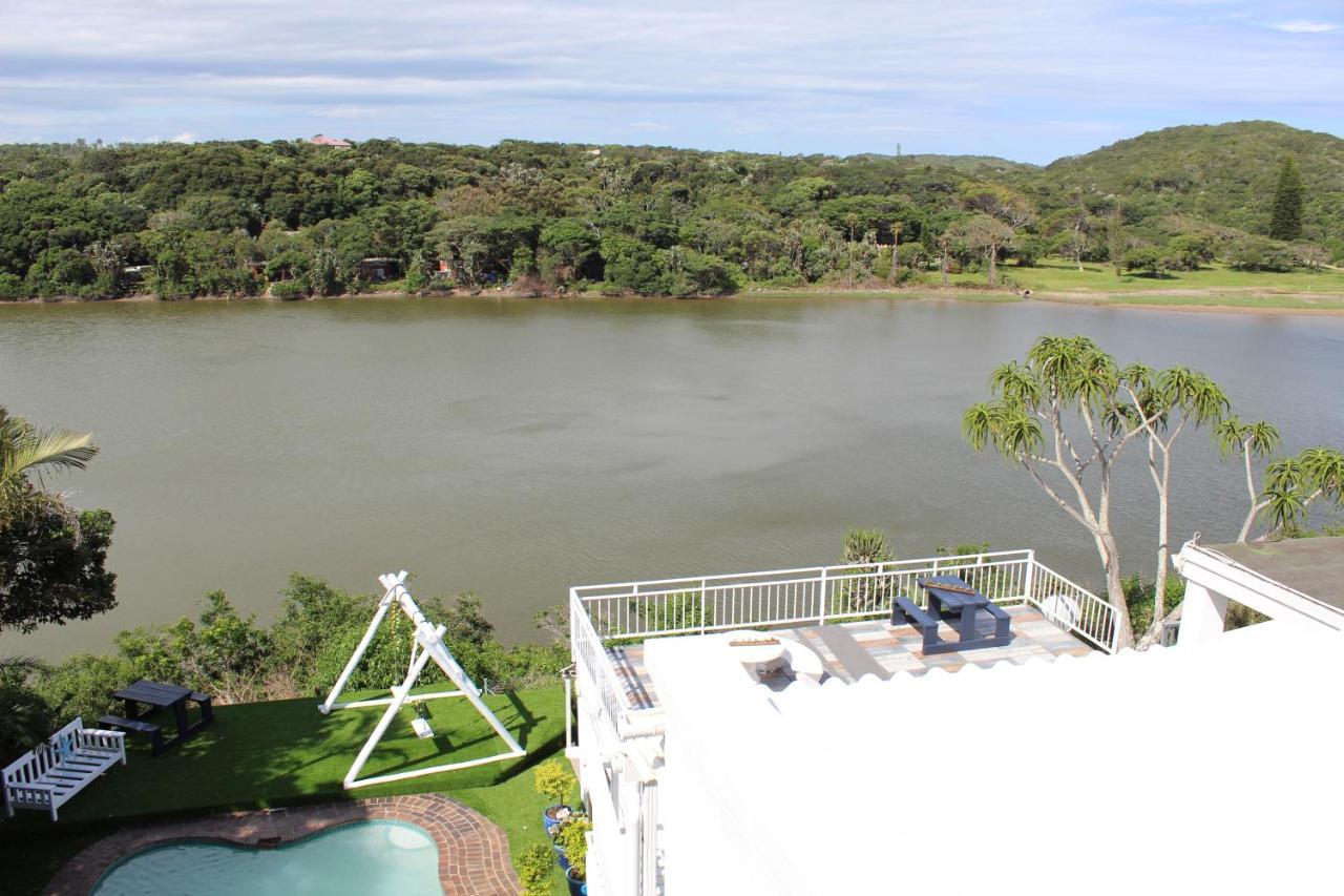 Blue'S Guest House - East London Bonza Bay ภายนอก รูปภาพ