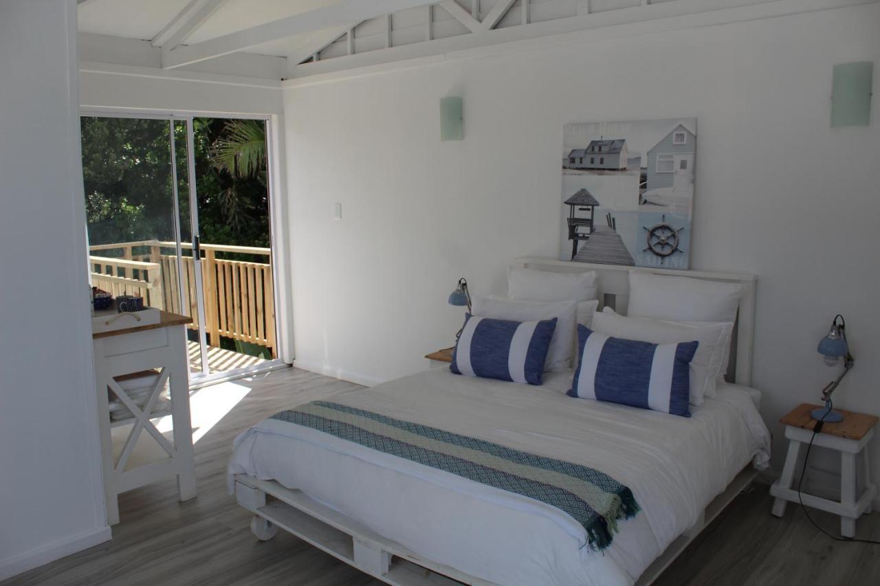 Blue'S Guest House - East London Bonza Bay ภายนอก รูปภาพ