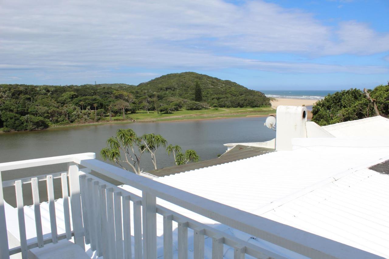 Blue'S Guest House - East London Bonza Bay ภายนอก รูปภาพ