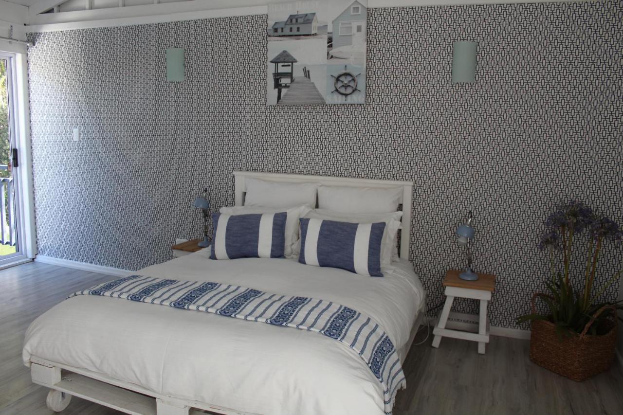 Blue'S Guest House - East London Bonza Bay ภายนอก รูปภาพ