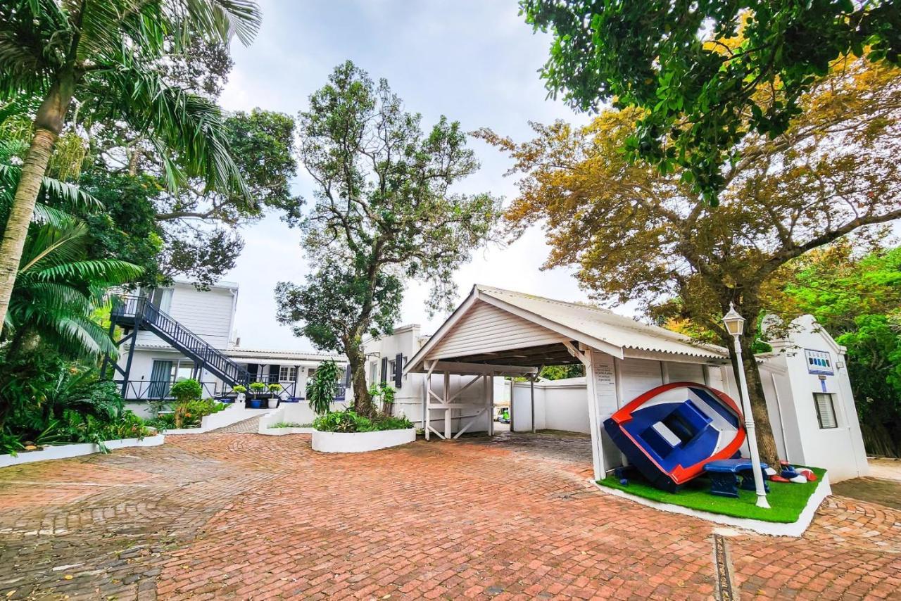 Blue'S Guest House - East London Bonza Bay ภายนอก รูปภาพ