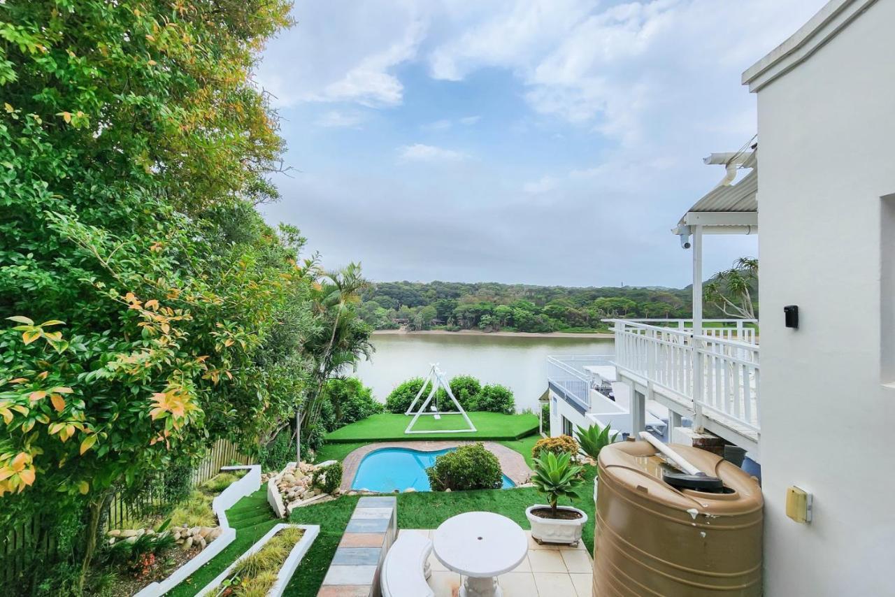 Blue'S Guest House - East London Bonza Bay ภายนอก รูปภาพ