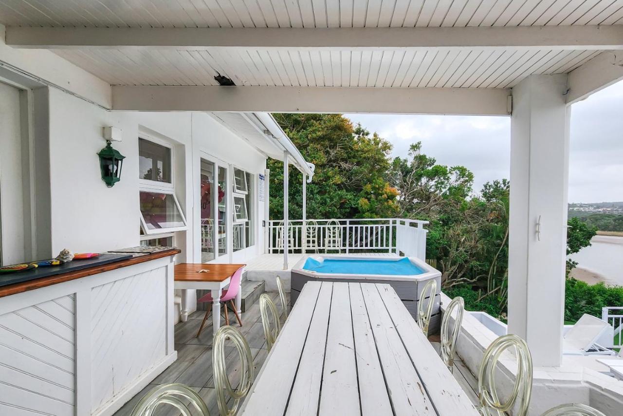 Blue'S Guest House - East London Bonza Bay ภายนอก รูปภาพ