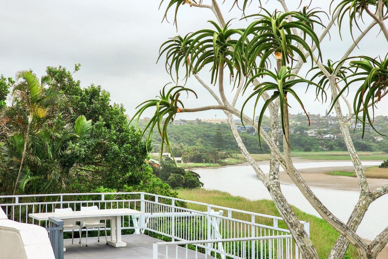 Blue'S Guest House - East London Bonza Bay ภายนอก รูปภาพ