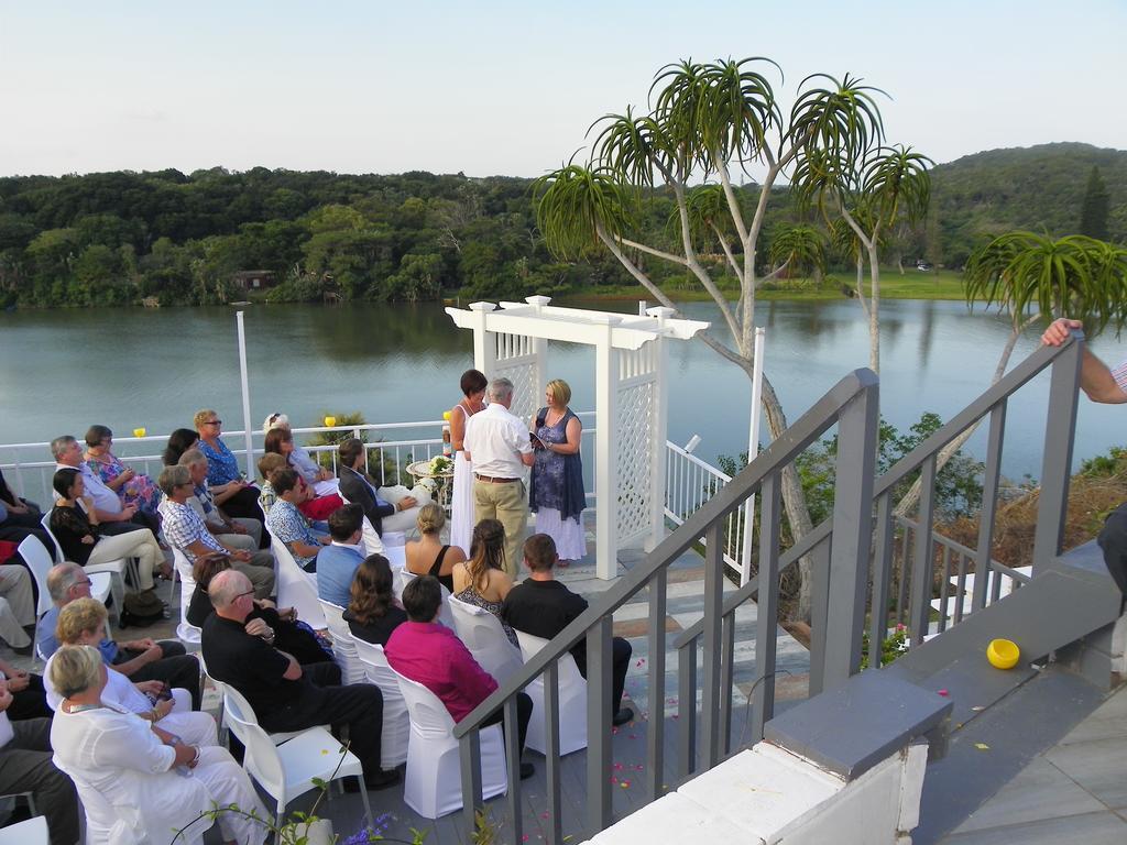 Blue'S Guest House - East London Bonza Bay ภายนอก รูปภาพ