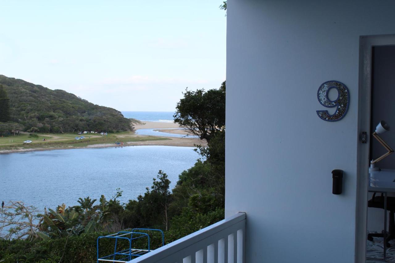 Blue'S Guest House - East London Bonza Bay ภายนอก รูปภาพ