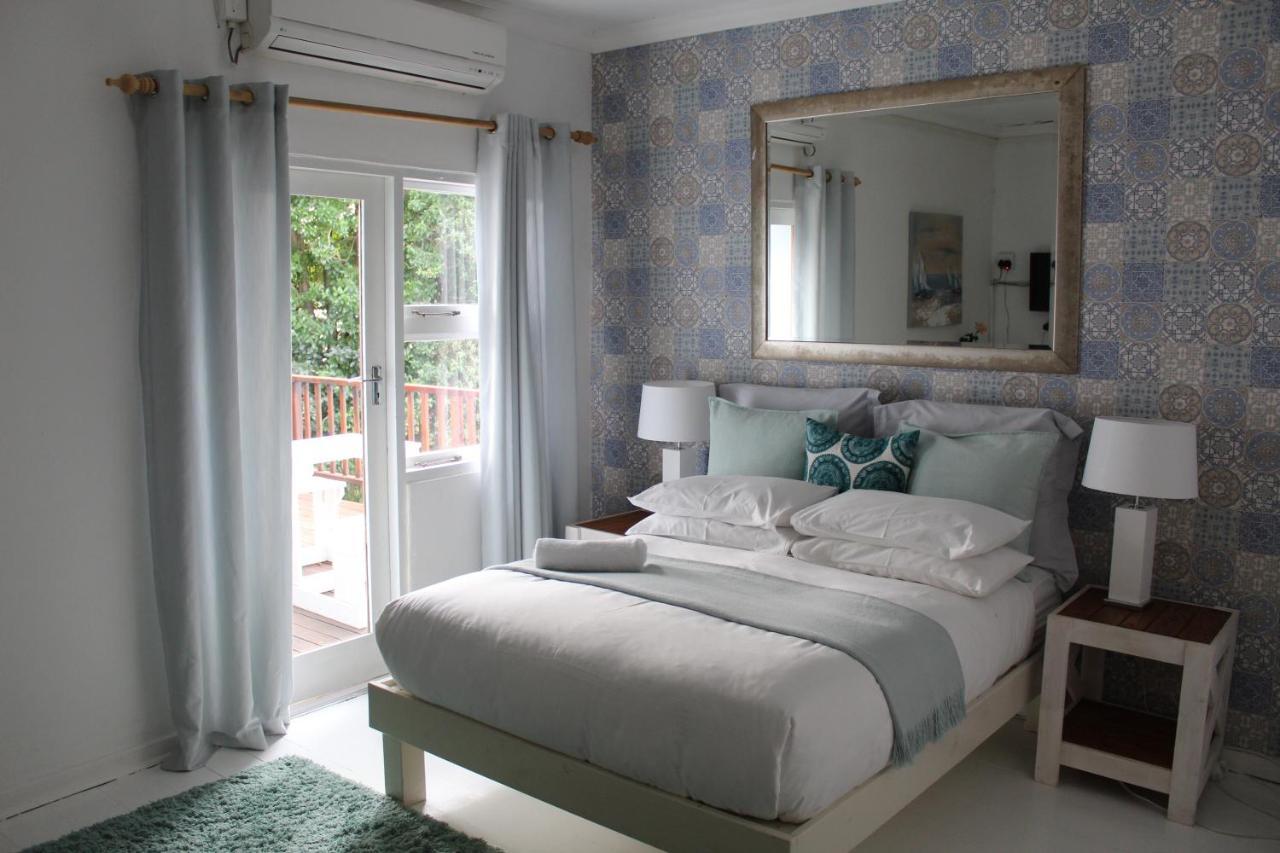 Blue'S Guest House - East London Bonza Bay ภายนอก รูปภาพ