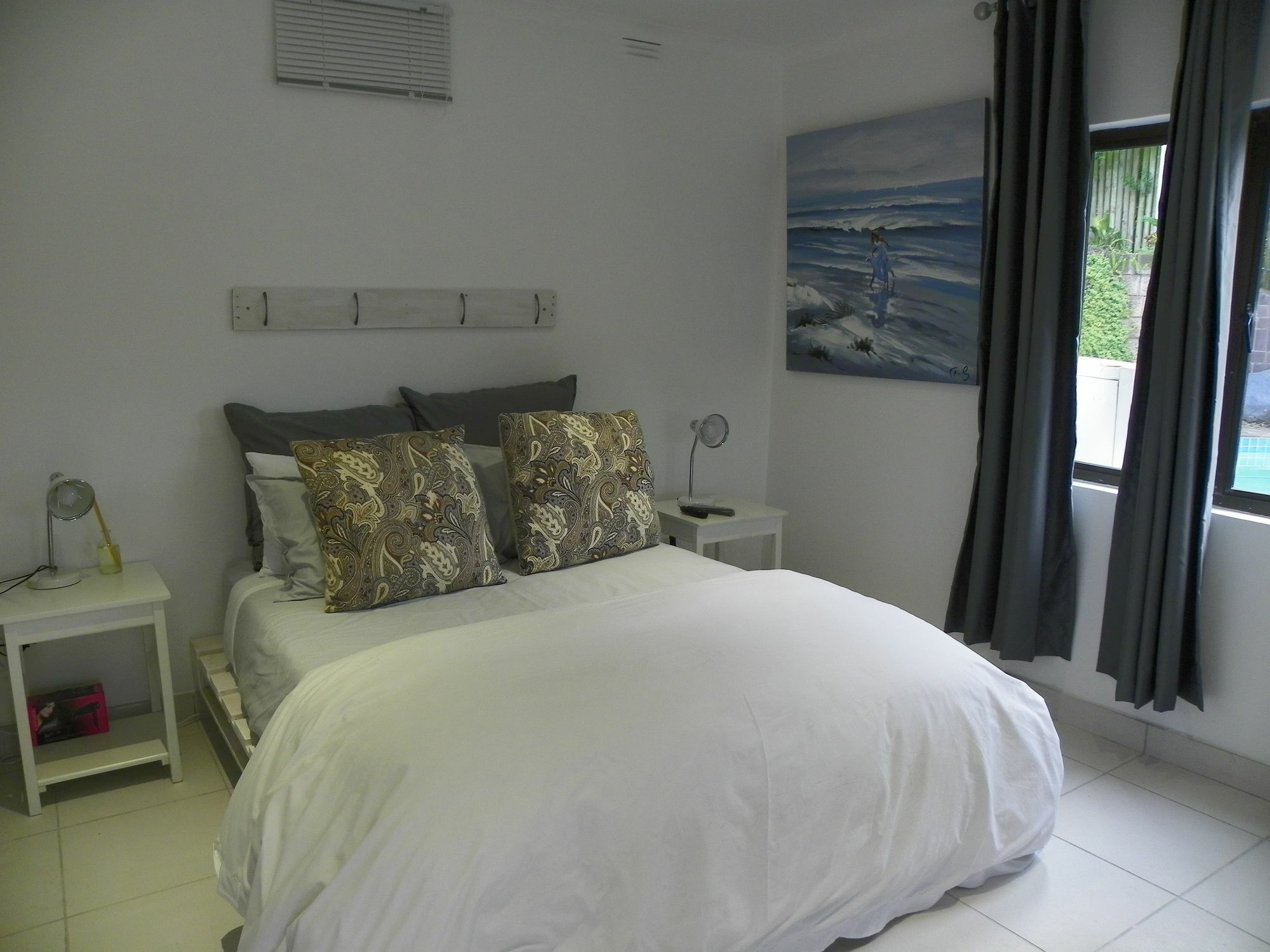 Blue'S Guest House - East London Bonza Bay ภายนอก รูปภาพ